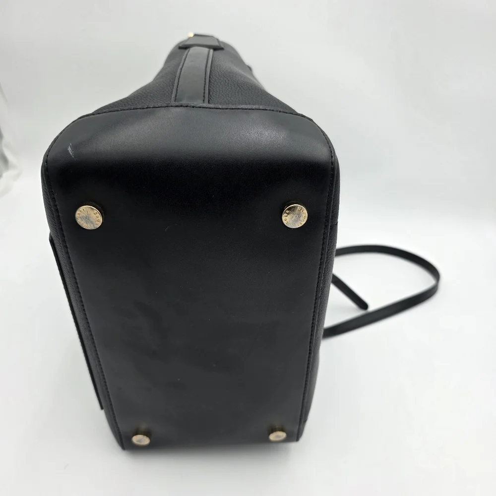 Michael Kors Black Hayes Bucket Bag - Picture 6 of 10